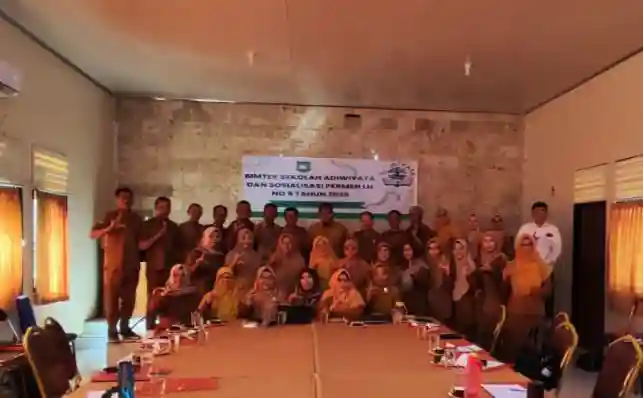 DLH Sumbawa Sosialisasikan Program Sekolah Adiwiyata dan Kurikulum Ramah Lingkungan