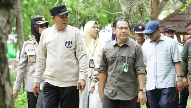 Bupati Jarot Pimpin Pelepasan Rusa Timur di Pulau Moyo