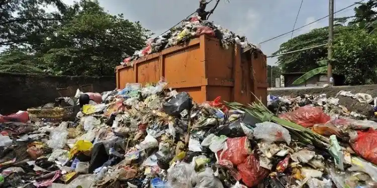 Ilustrasi tumpukan sampah di Kabupaten Sumbawa