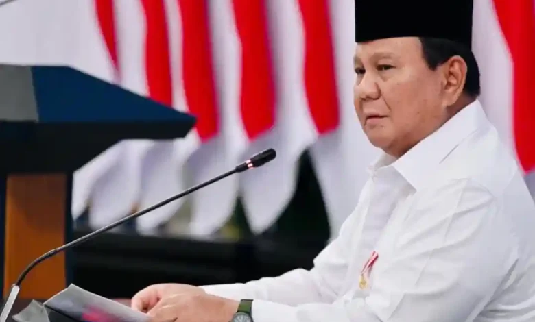 Prabowo Larang Pejabat ke Daerah Bencana Hanya untuk Foto-foto