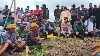 Bupati Jarot Larang Tanam Jagung di Lahan Kritis
