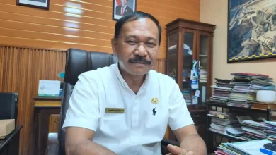 Asisten Perekonomian dan Pembangunan Setda Kabupaten Sumbawa Lalu Suharmaji Kertawijaya Peredaran Rokok Ilegal
