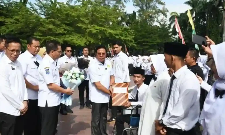 Bupati Lotim Lantik 10.998 PPPK Paruh Waktu