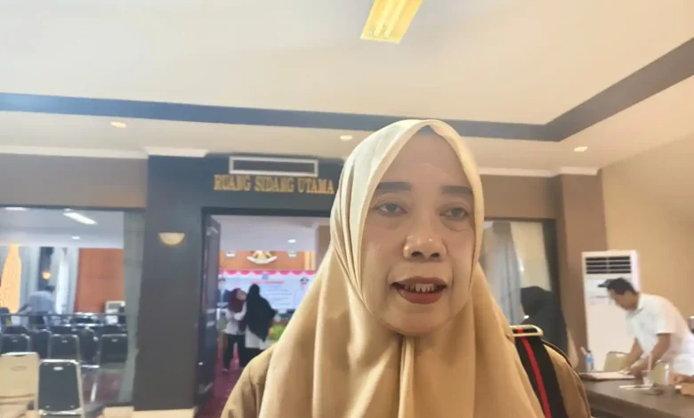 Kepala Dinas PUPR Kota Mataram Lale Widiahning Lift Kantor Baru Wali Kota