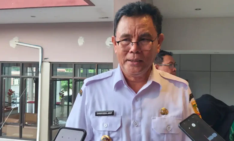 Bupati Sumbawa Syarafuddin Jarot Tenaga Honorer Pemkab