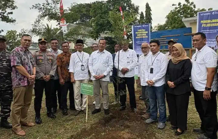 Pemprov NTB Gratiskan Penyeberangan Ambulans Jenazah Kayangan – Poto Tano