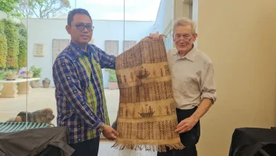Museum NTB Terima Hibah Kain dan Tangkepan dari Kolektor Australia