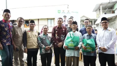 Bupati Jarot Serahkan 20 Rumah Layak Huni Baznas untuk Warga Kurang Mampu