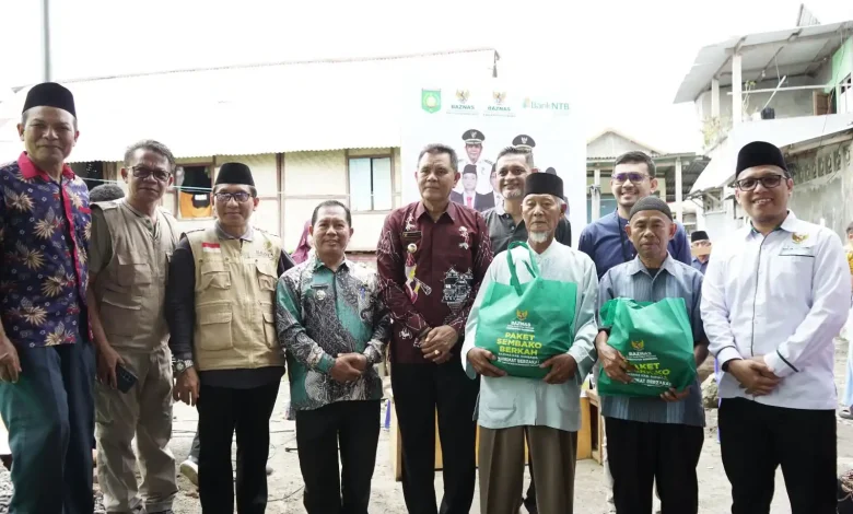 Bupati Jarot Serahkan 20 Rumah Layak Huni Baznas untuk Warga Kurang Mampu
