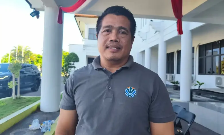 Kepala DLH Kabupaten Sumbawa Pipin Shakti Bitongo Revitalisasi Taman