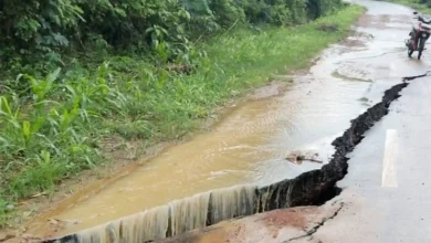 Jalan Provinsi Retak di Parado Bima