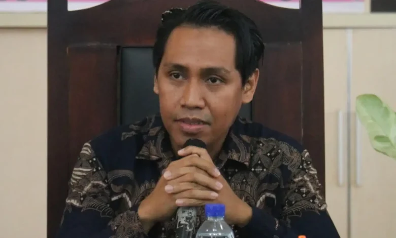 Kepala Keasistenan Pemeriksaan Laporan Ombudsman RI Perwakilan NTB Arya Wiguna Sumbangan di SMA dan SMK