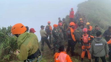 Proses pencarian korban pesawat ATR 42-500 di Utara Puncak Gunung Bulusaraung, Sulawesi Selatan.