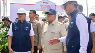 Prabowo Curhat Menterinya Serba Salah saat Hadir di Lokasi Bencana