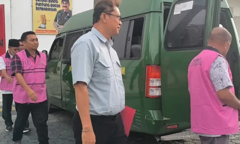 Tersangka Korupsi Pokir DPRD Lobar Diserahkan ke Penuntut Umum