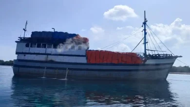 KLM Mutiara Inti Permata Terdampar di Perairan Sambelia