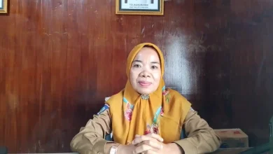 Lurah Mataram Barat Sunarti