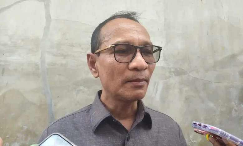 Wali Kota Mataram Mohan Roliskana