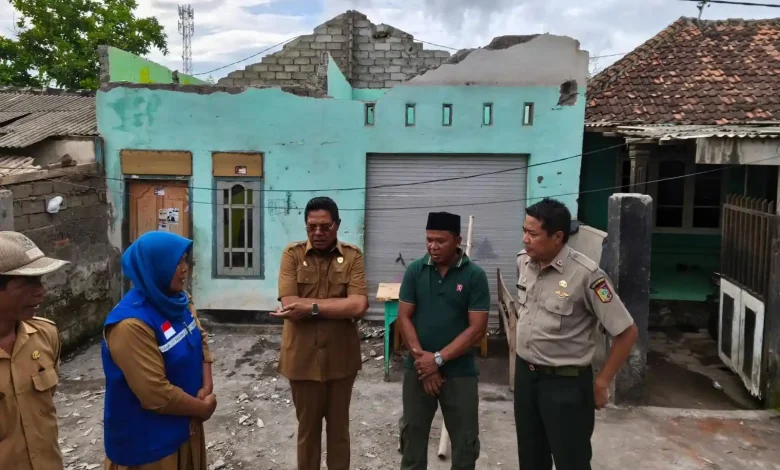 Bupati Iron Minta Data Kerusakan Rumah di Sakra Timur Akibat Angin Kencang