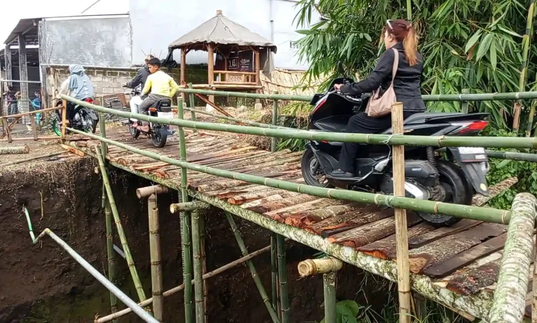 Jembatan Ambruk di Masbagik Lombok Timur