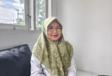 Kepala Sekolah Rakyat Dasar Sumbawa Nani Indrawati