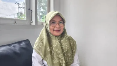 Kepala Sekolah Rakyat Dasar Sumbawa Nani Indrawati