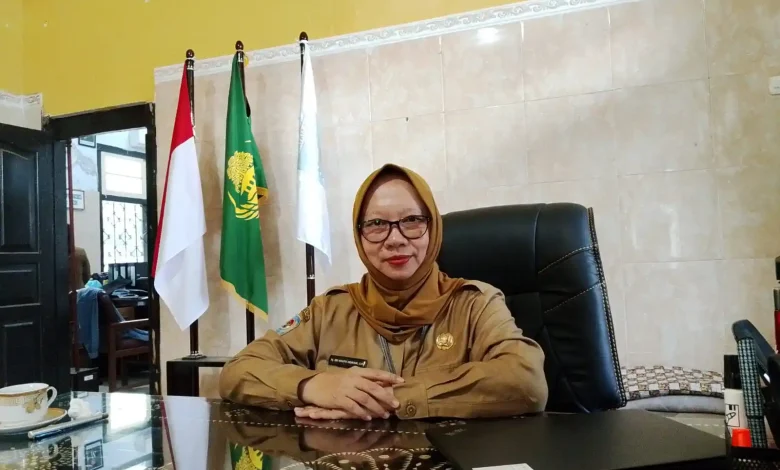 Kepala SMPN 15 Mataram Sri Wahyu Indriani Sampah MBG