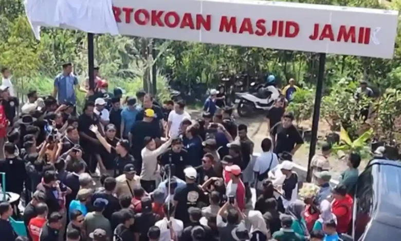 Peresmian pertokoan Masjid Jami' Al-Akbar Masbagik