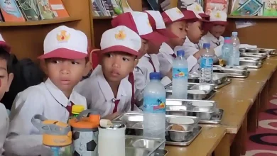 Dinas Kesehatan Mataram Pelajar SD Santap Menu MBG