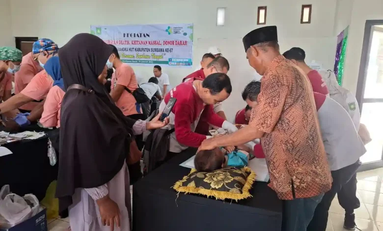 Khitanan Massal PPNI RSUD Sumbawa HUT ke-67