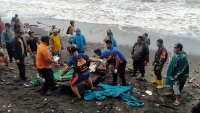 Mayat Pria Tanpa Busana Ditemukan Warga di Pantai Gading Mataram