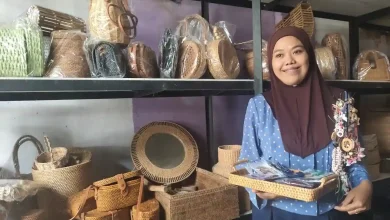 Baiq Andrea Sulap Kerang dan Kain Perca Jadi Cuan Lewat Pasar Digital
