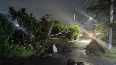 Jembatan Sekarteja - Pancor Ditutup Akibat Amblas dan Tiang Listrik Roboh