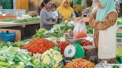Pedagang cabai di Pasar Kebon Roek Ampenan Kota Mataram
