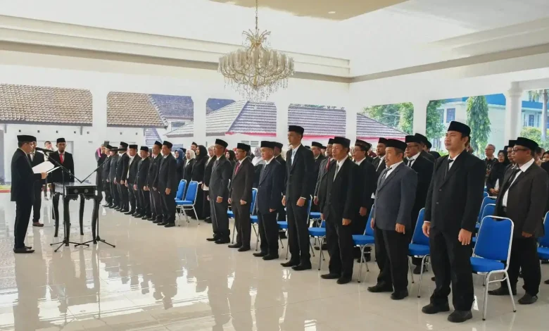 Wabup Lotim Lantik 69 Pejabat
