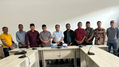 Camat dan 7 Kades Temui DPRD NTB Minta Proyek Jalan Lenangguar – Lunyuk Segera Dituntaskan