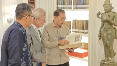 Kepala Museum NTB bersama Menteri Kebudayaan