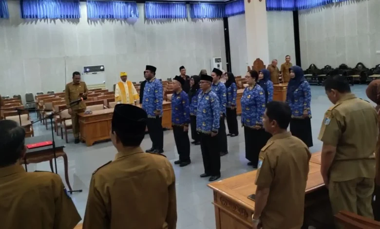 Pemkab Lombok Barat Lantik Pejabat Eselon III dan IV Dinas Dukcapil