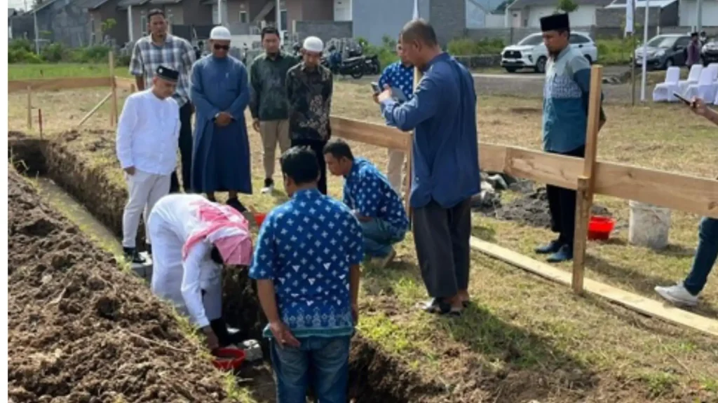 Peletakan Batu Pertama Masjid Ummu Abdul Malik Taman Mandali