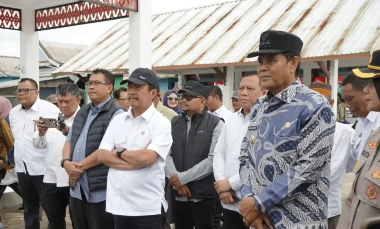 Bupati Jarot pantau Budidaya Mutiara di Pulau Bungin