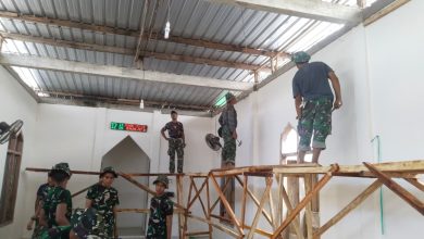 Kegiatan Gotong Royong TMMD ke-27 Kodim 1608/Bima di Musala Al Ikhlas Desa Tolotangga, Rabu, 11 Februari 2026.