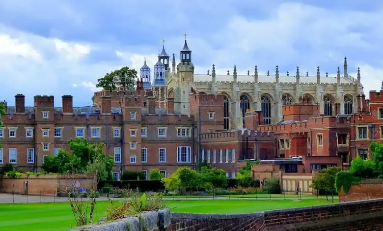 Gedung Eton College sebagai sumber inspirasi Prabowo dalam mendirikan Sekolah Garuda.