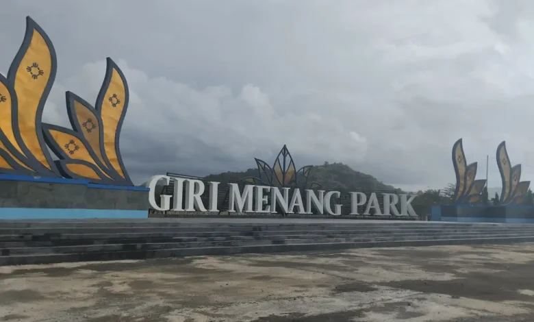 Alun-Alun Giri Menang