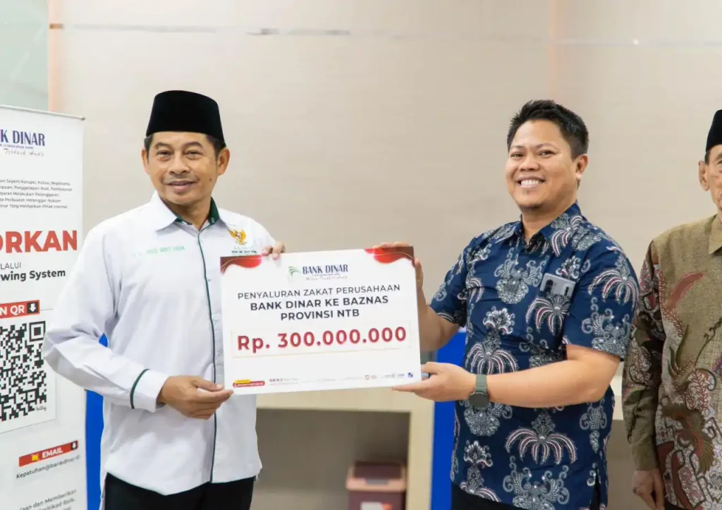 Bank Dinar Salurkan Zakat ke Baznas NTB