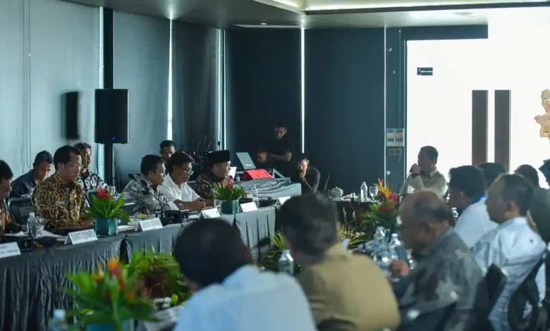 Gubernur Iqbal Kumpulkan 10 Kepala Daerah