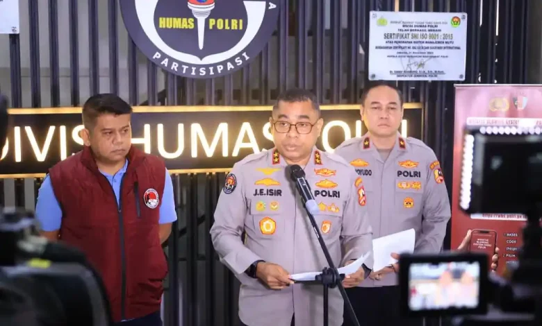 Kadivhumas Polri Irjen Pol Johnny Eddizon Isir Kasus Eks Kapolres Bima Kota