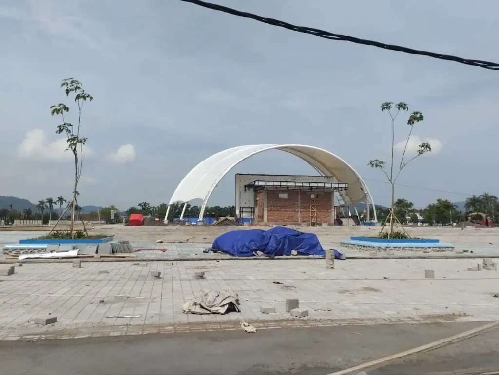 Alun-alun Giri Menang Lombok Barat