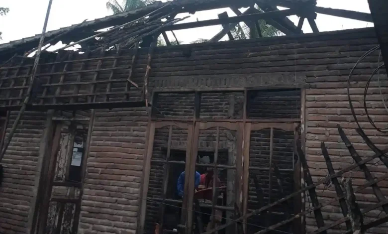 Toko dan Rumah di Tiwugalih Lombok Tengah Terbakar