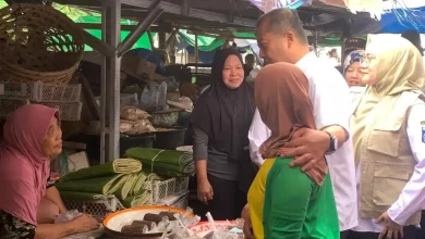 Gubernur Iqbal Sidak Harga Cabai di Pasar Tanjung KLU