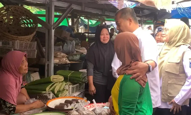 Gubernur Iqbal Sidak Harga Cabai di Pasar Tanjung KLU